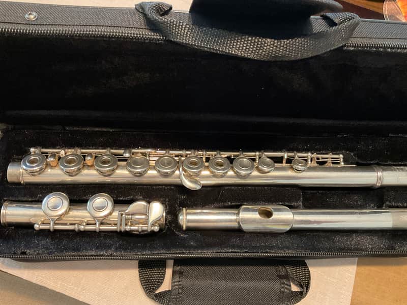 Yamaha YFL285S Open Hole Flute New Pads/Case image 1
