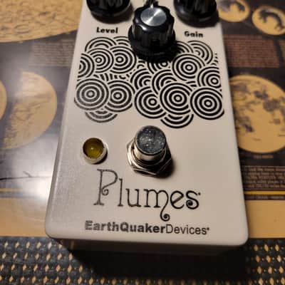 One of a Kind - EarthQuaker Devices Plumes Small Signal Shredder 2019 - Black and white image 1