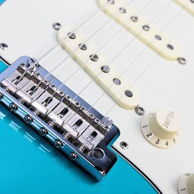 Fender American Professional II Stratocaster with Rosewood Fretboard 2021 - Miami Blue image 4
