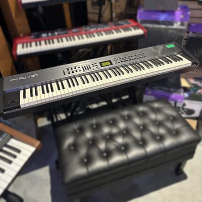 Roland RD-700 88-Key Digital Stage Piano (Pre-Owned)