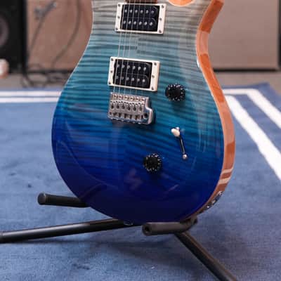 PRS SE Custom 24 2024 - Blue Fade image 2