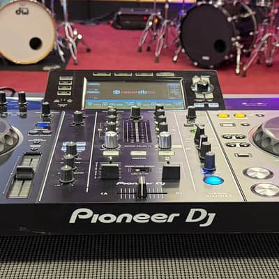 Pioneer XDJ-RX2 Professional Digital DJ System with Touchscreen 2010s - Black image 5
