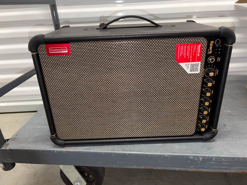 Positive Grid Spark LIVE 4-Channel 150-Watt 2x6.5" Modeling Guitar Combo