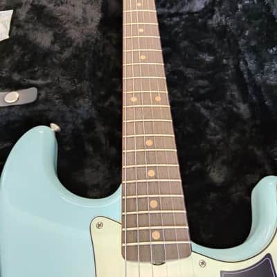 Fender Limited Edition Vintera II Road Worn '60s Stratocaster 2025 - Sonic Blue image 5