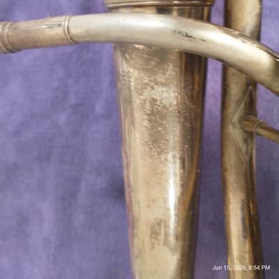 The Martin baritone horn 1940s-1960s - lacquered brass - for parts or repair image 19