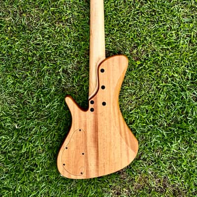 MGbass WaveBird 5 strings - Bartolini electronics image 5