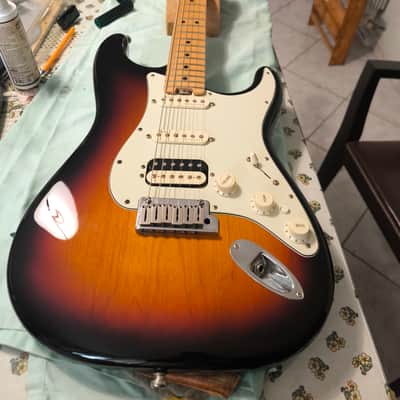Fender American Elite Stratocaster HSS Shawbucker with Maple Fretboard 2016 - 2019 - 3-Color Sunburst image 6