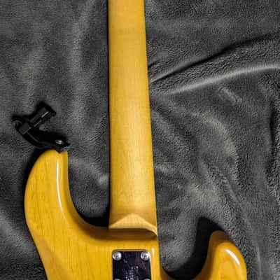Ernie Ball Music Man StingRay 5 H LEFT HANDED with Maple Fretboard 1999 - 2018 - Natural Gloss image 7