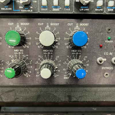 GML 8200 *Series I* 2-Channel Parametric Equalizer with Power Supply 1980s - toggle switches, superior electronics image 3