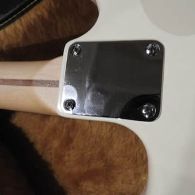 Fender "Squier Series" Standard Stratocaster with Maple Fretboard 1992 - 1996 - Arctic White image 9