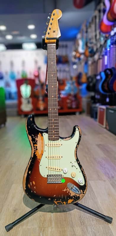 Fender Mike McCready Signature Stratocaster 2023 - Present - 3-Color Sunburst Relic