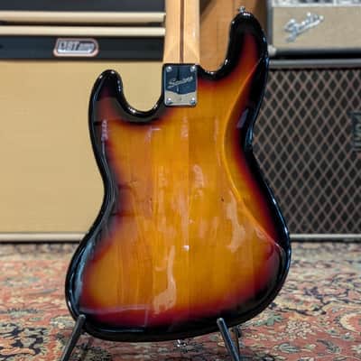 Squier Vintage Modified Jazz Bass Fretless 2007 - 2018 - 3-Color Sunburst image 2