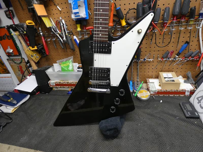 Gibson Explorer '76 1993 - Black image 1