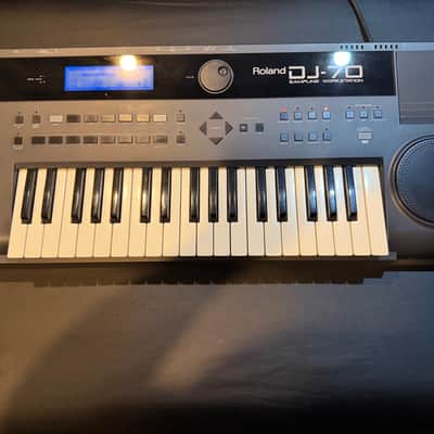 Roland DJ-70 Sampling Synthezier 1992 - 1996 - Black image 4