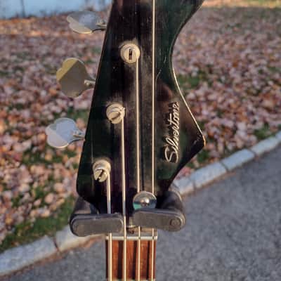Silvertone Hornet Bass 1966 Red Burst image 7