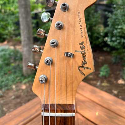 Fender Vintera 1960s Road Worn Stratocaster 2021 - Limited Edition Firemist Gold With New Fender Gig Bag image 4