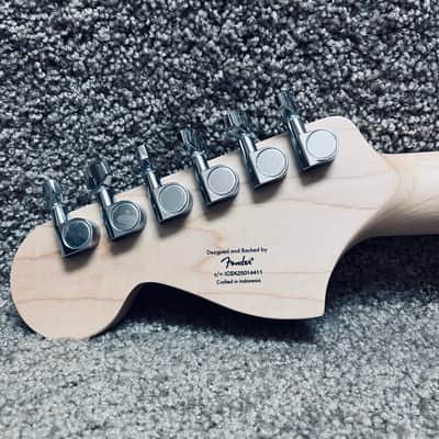 Squier Sonic Mustang Daphne Blue image 8