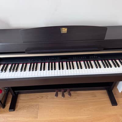 Yamaha Clavinova CLP-330 Around 2010 - Dark wood veneer image 5