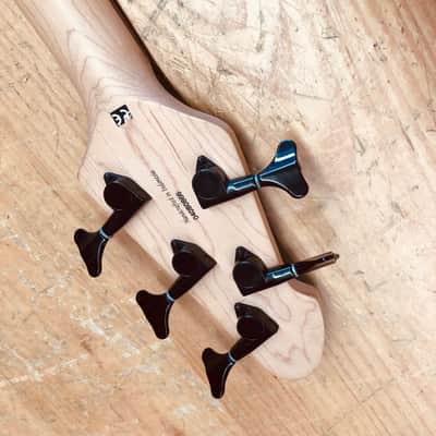 Peavey Millenium AC BXP 5-String Active Electric Bass Guitar image 8