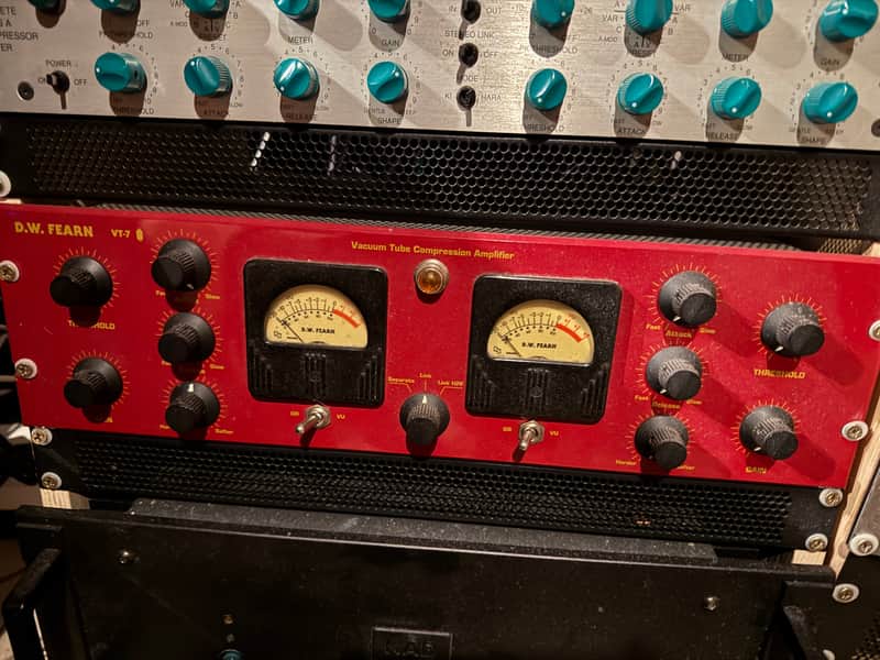 D.W. Fearn VT-7 Stereo Tube Compressor image 1