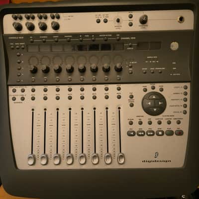 Digidesign Digi 002 Console Firewire Audio Interface with Control Surface 2000s - Gray image 1