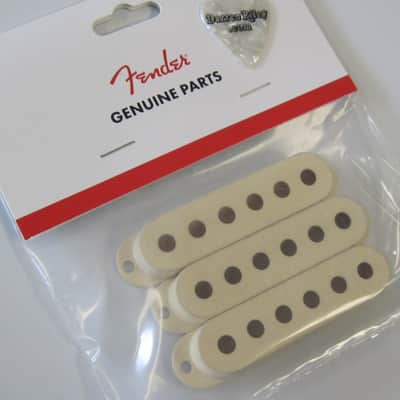 Fender USA Road Worn Aged White Stratocaster Pickup Covers 0997207000