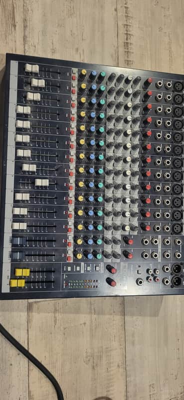 B*o様 soundcraft epm 12 訳あり！ 高音質】【おすすめ】Soundcraft EPM12 アナログミキサー ライブ 定番