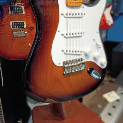 Fender 70th Anniversary American Vintage II '54 Stratocaster 2024 - 2-Color Sunburst image 1