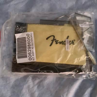 Fender Stratocaster 2006 - Cream/White image 19