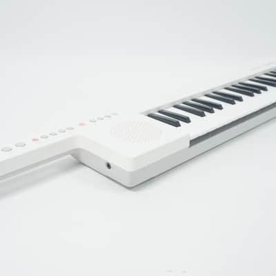 YAMAHA SHS-300 White USB Shoulder Keyboard Keytar Built-in Speaker MINT image 6