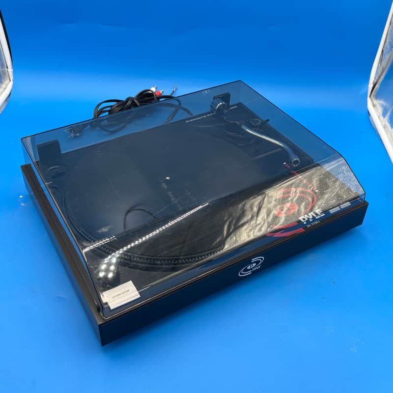 Pyle PLTTB1 Professional Belt Drive Turntable image 1