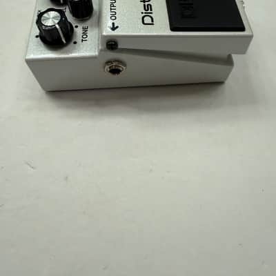 Boss Roland DS-1-WH Distortion Pearl White Limited Edition Guitar Effect Pedal image 3