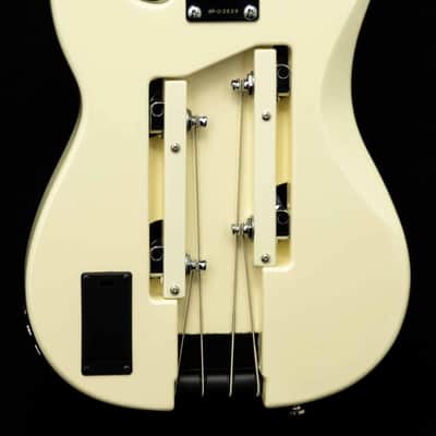 Traveler TB-4P - Bass Guitar - Pearl White 2023 - Gloss image 2