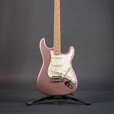 Fender Vintera '60s Stratocaster Modified Burgundy Mist Metallic image 2