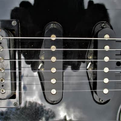 Yamaha SE 350 Guitar, 1990's, Strat Style, 3 PU's, Black Finish, Fresh Setup & Strings, Gig Bag image 4
