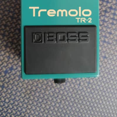 Boss TR-2 Tremolo (Silver Label) 1997 - Present - Green image 2