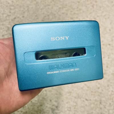 Sony WM-EX570 Walkman Cassette Player, Rare EX Blue ! Light On ! image 5