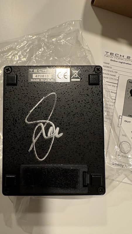 Geddy Lee Tech 21 MP40*Autographed*Charity Edition 1 of 200 image 1