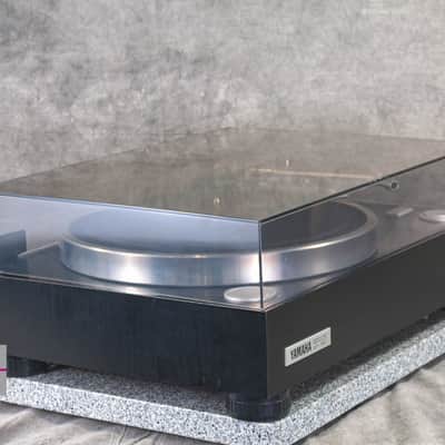 YAMAHA GT-750 Direct Drive Record Player Turntable in Very Good Condition image 4
