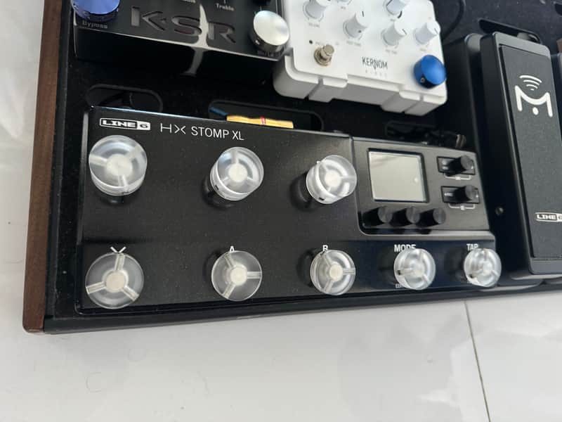 Line 6 HX Stomp XL w/Screen Protector & Toppers