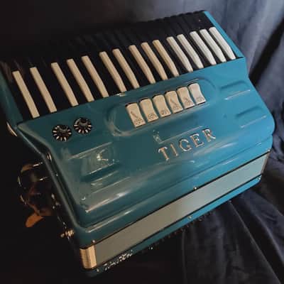 Titano Tiger Accordion Blue WOW!! image 3