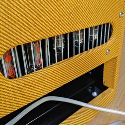Fender Blues Junior Lacquered Tweed 15-Watt 1x12" Guitar Combo 2016 - Present - Lacquered Tweed image 3