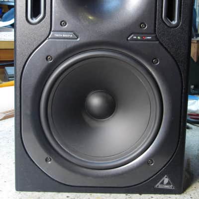 Behringer　Truth　b2031a　ペア　パワードスピーカー　音響 Amazon.com: Behringer TRUTH B2031A High-Resolution, Active 2-Way