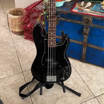 Fender precision bass MIM black label image 3