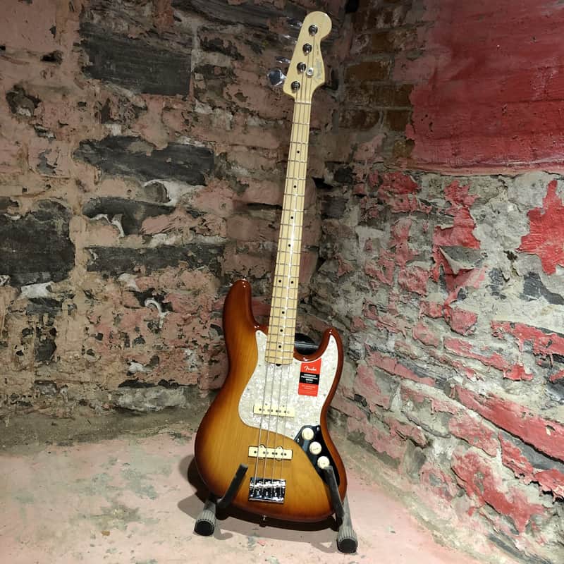Fender Limited Edition Lightweight Ash American Professional Jazz Bass image 2