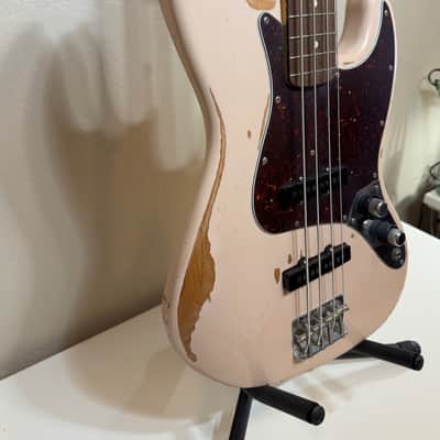 2018 Fender Flea Jazz Bass Road Worn Shell Pink - Mint Condition + G&G Hardshell Case image 4