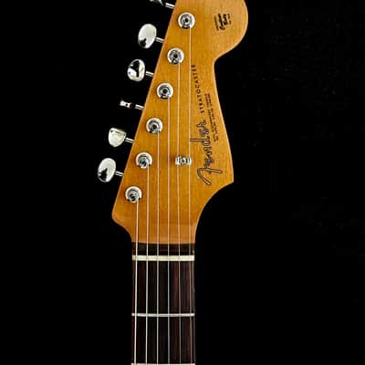 Fender Vintera III Early '60s Stratocaster 2025 - Sonic Blue image 3