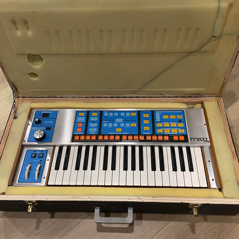 1981 – 1985 Moog Source Monophonic Analog Synthesizer with Pat…