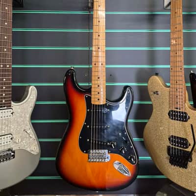 Fender Classic Series Stratocaster 3-Colour Sunburst 2003 Electric Guitar image 2