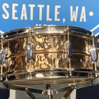 Tama - 5.5x14" Hammered Bronze Snare Drum 2000s image 8